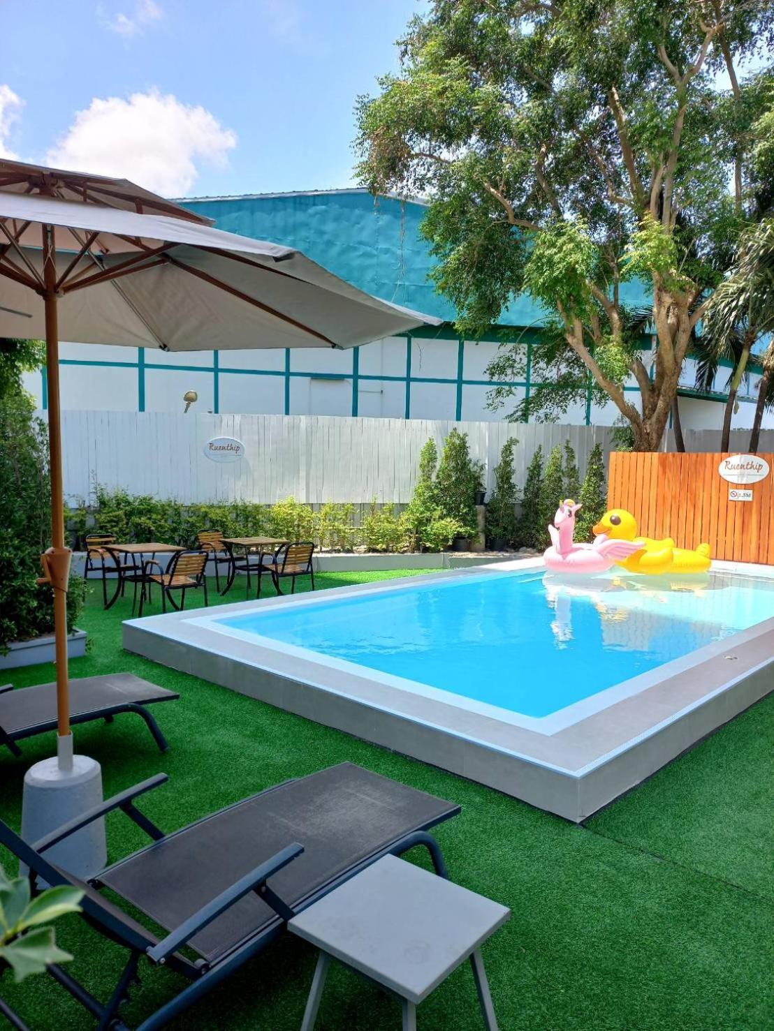 Hotel Ruenthip Pattaya Exterior foto