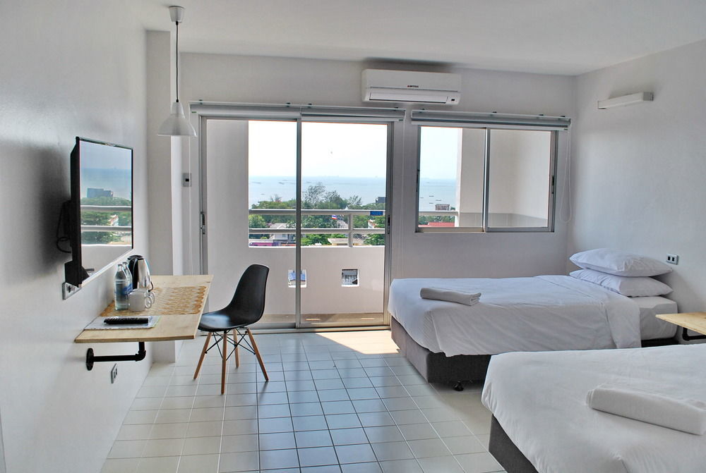 Hotel Ruenthip Pattaya Exterior foto